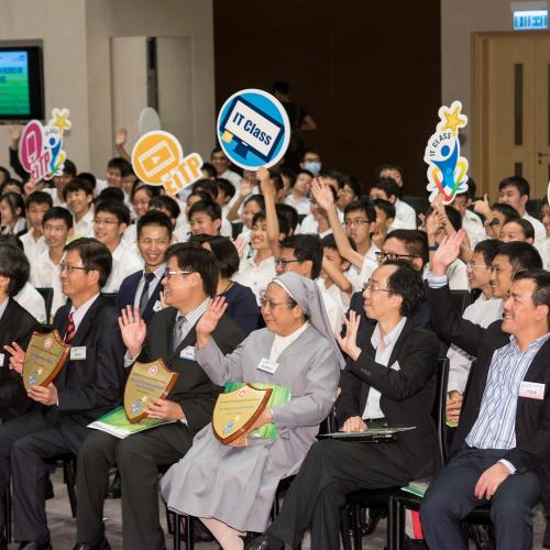 Group Photo of Guests, Principals of Partner Schools and Enriched IT Class Students